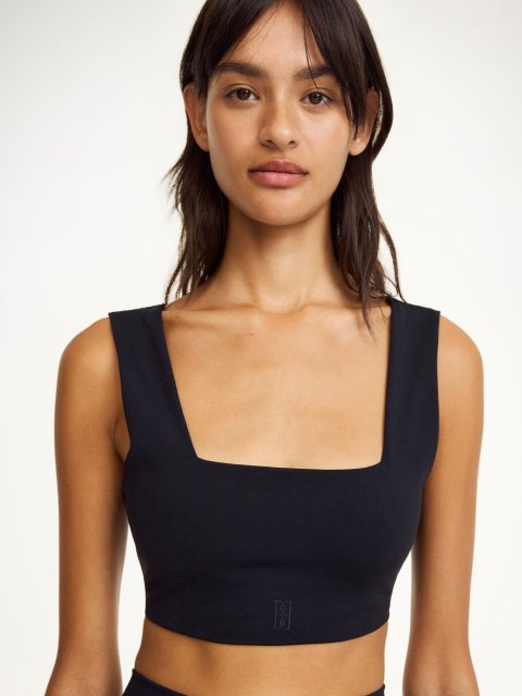 Чёрный топ BY MALENE BIRGER облегающий: фото 2 - Invogue