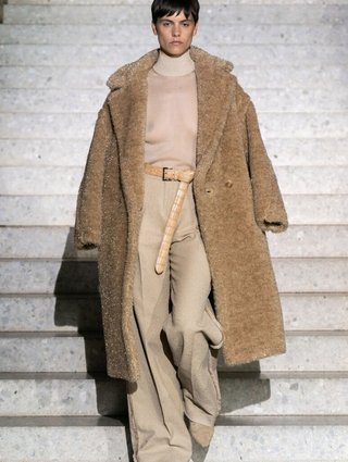 Кремовый свитер MAX MARA: фото 1 - Invogue
