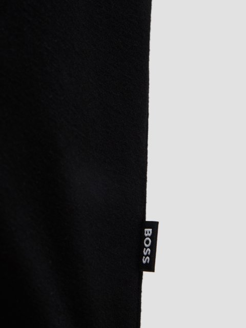 Черная футболка BOSS с длинным рукавом: фото 3 - Invogue
