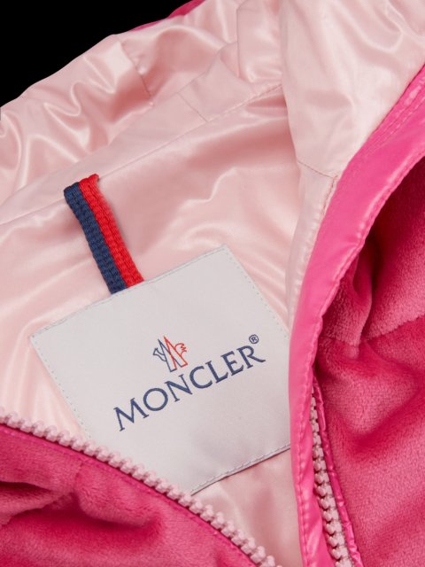 Розовая куртка MONCLER ENFANT: фото 2 - Invogue