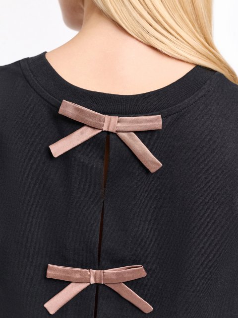 Чорна футболка DOROTHEE SCHUMACHER з атласними бантами на спині: фото 4 - Invogue