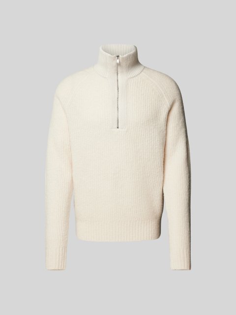 Молочний светр BOSS на блискавці: фото - Invogue