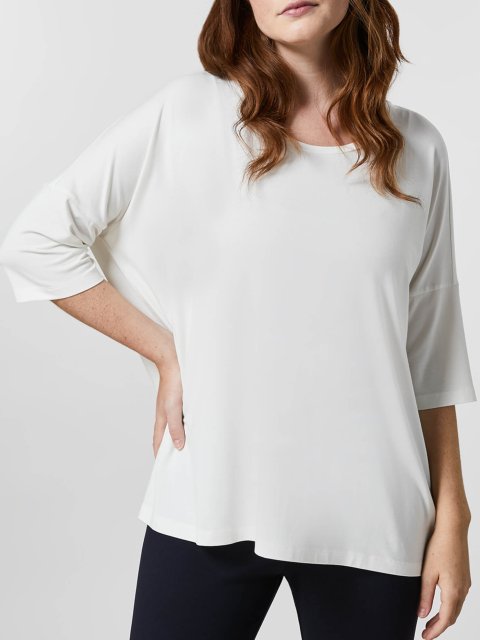 Белая футболка PERSONA: фото - Invogue