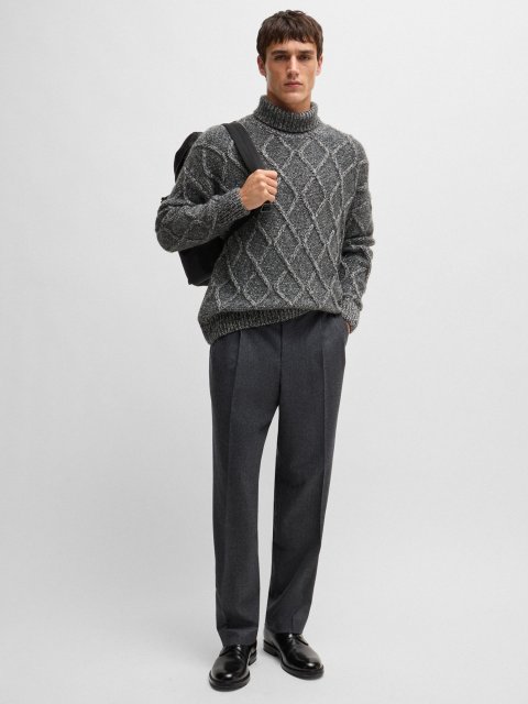 Сірий светр BOSS вільного крою: фото 3 - Invogue