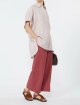 Рожева сорочка Weekend Max Mara у білу смужку з льону: фото - Invogue