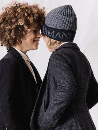 Комплект сірого кольору з шапки та рукавичок EMPORIO ARMANI з логотипом: фото 1 - Invogue