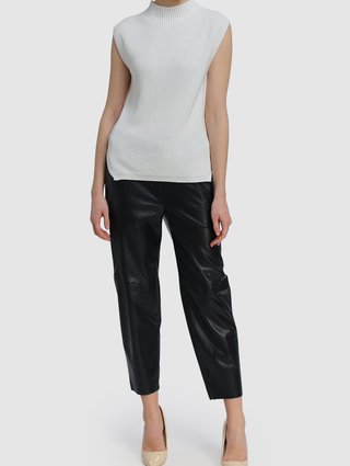 Чёрные брюки MARC CAIN: фото 1 - Invogue