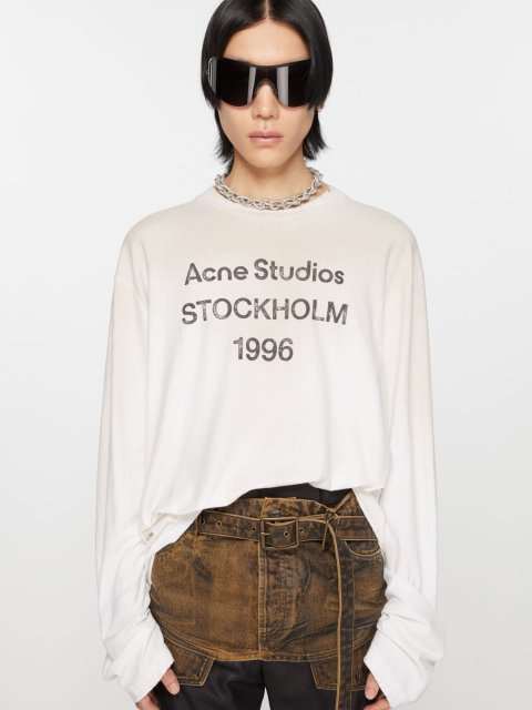 Белая футболка Acne Studios с длинным рукавом: фото 1 - Invogue