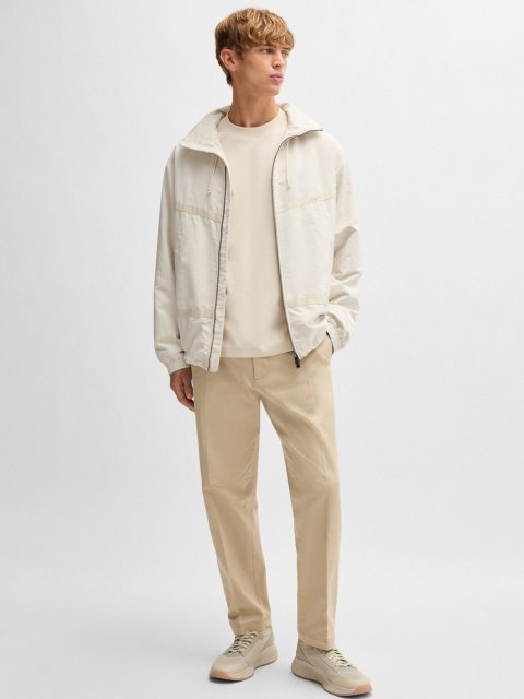 Кремовая футболка BOSS с длинными рукавами: фото 1 - Invogue