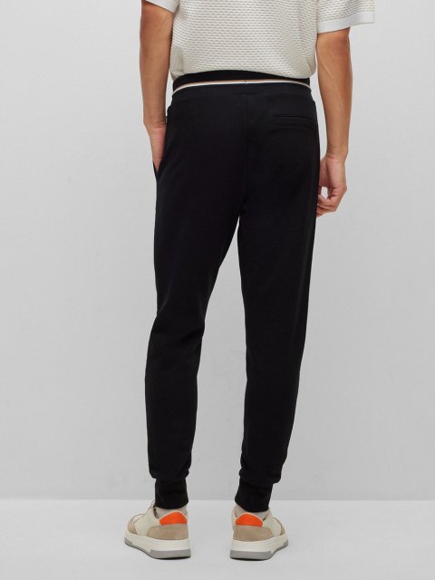 Чёрные брюки спорт BOSS: фото 2 - Invogue