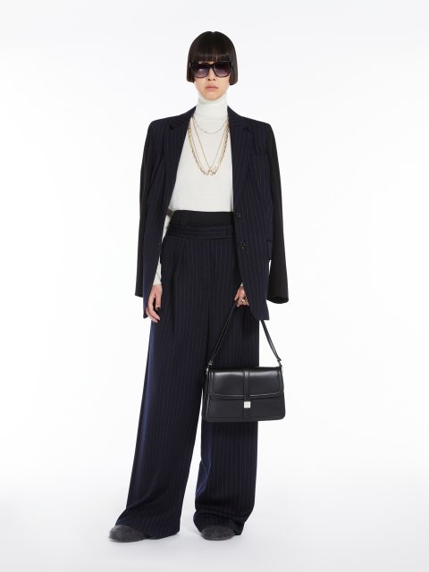 Черная сумочка Max Mara кожаная: фото 1 - Invogue