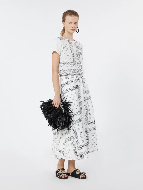 Белая футболка Weekend Max Mara с льняной вставкой и вышивкой: фото 1 - Invogue