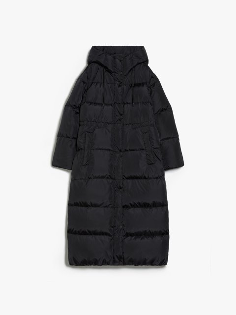 Черный пуховик WEEKEND MAX MARA длинный: фото - Invogue