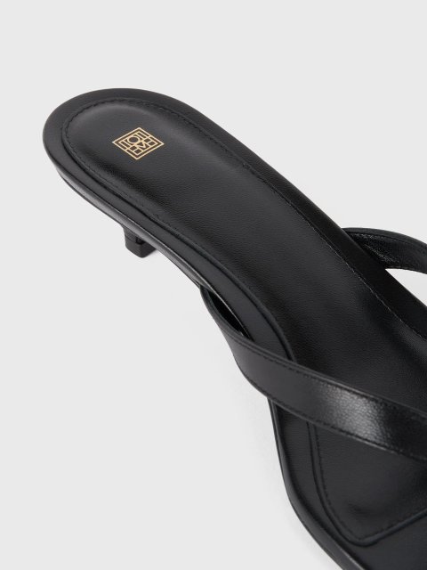 Черные мюли Totême кожаные: фото 5 - Invogue