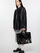 Черная сумка Acne Studios с логотипом: фото 3 - Invogue