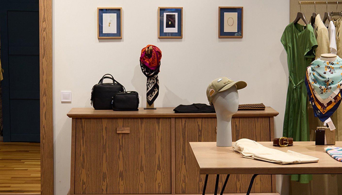 Магазин Weekend Max Mara - Cosmo Multimall, 3-й поверх: фото 7 - Invogue