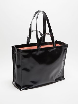 Черная сумка Acne Studios с логотипом: фото 2 - Invogue