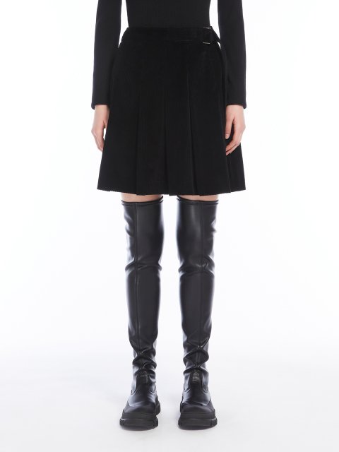 Чорна спідниця WEEKEND MAX MARA плісирована: фото 1 - Invogue