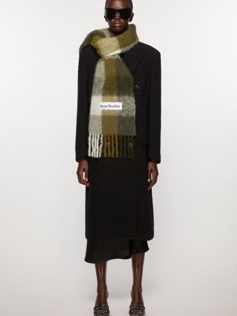 Шарф Acne Studios в клетку: фото 1 - Invogue