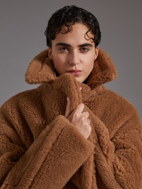 Темно-бежеве пальто MAX MARA Teddy Bear: фото 4 - Invogue