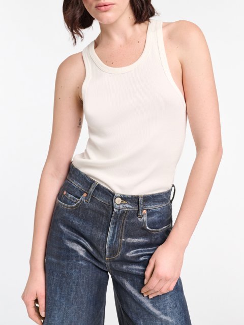 Белый топ Dorothee Schumacher из эластичного хлопка: фото 2 - Invogue