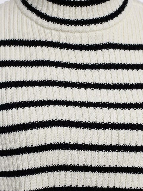 Белый воротник MAX&CO: фото 4 - Invogue