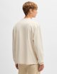 Кремовая футболка BOSS с длинными рукавами: фото 3 - Invogue