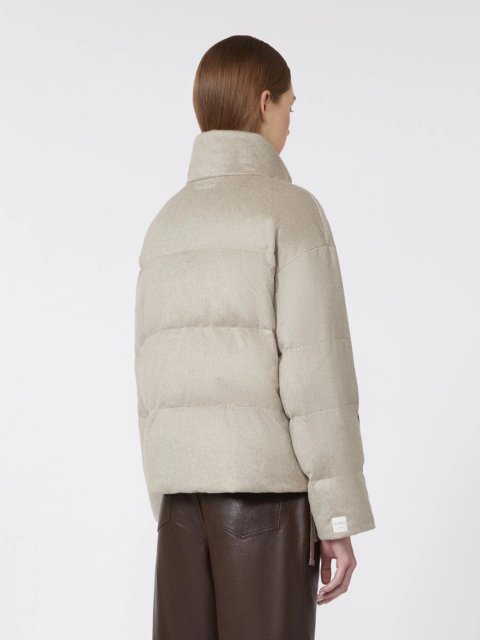 Бежевий пуховик MAX MARA кашеміровий: фото 3 - Invogue