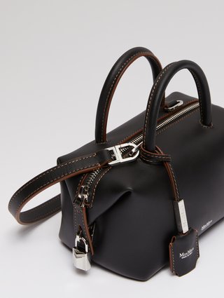 Черная сумка-саквояж Max Mara кожаная: фото 4 - Invogue
