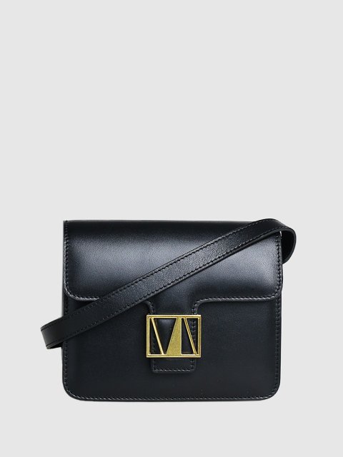 Чёрная сумка MANU ATELIER: фото - Invogue