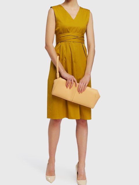 Розовый клатч MAX MARA: фото 1 - Invogue