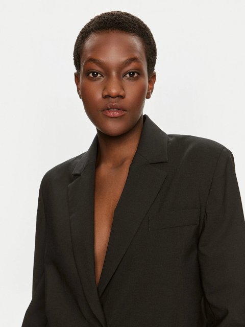 Черный пиджак Max&Co короткий: фото 2 - Invogue