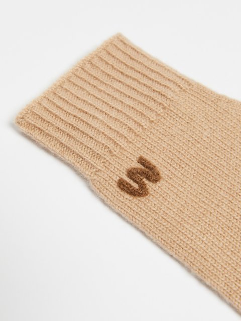 Бежевые перчатки Weekend Accessories из кашемира: фото 1 - Invogue