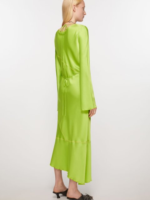 Зеленое длинное платье Acne Studios : фото 2 - Invogue