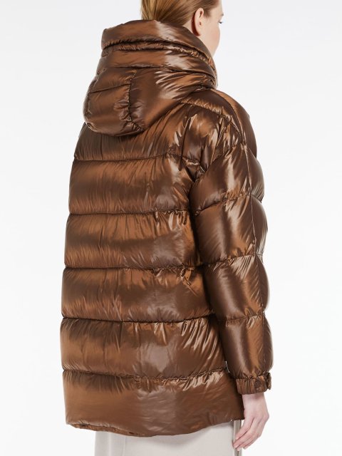 Золотая куртка MAX MARA: фото 2 - Invogue
