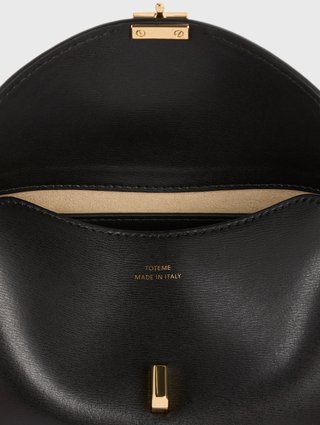 Чёрный клатч Toteme из кожи: фото 5 - Invogue