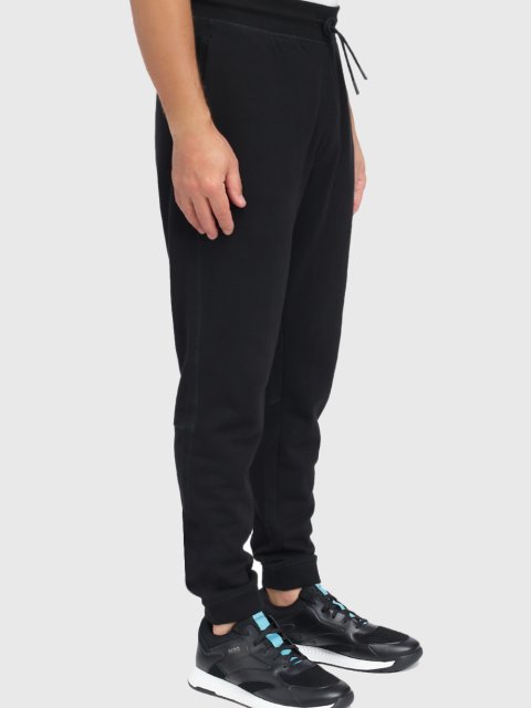 Чёрные брюки спорт BOSS: фото 2 - Invogue