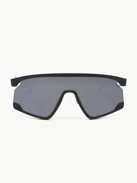 Чорні окуляри OAKLEY із зигзагоподібними завушниками: фото - Invogue