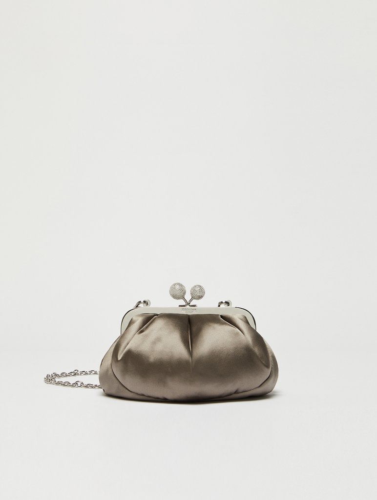 Сіра сумка Weekend Accessories з атласу: фото - Invogue