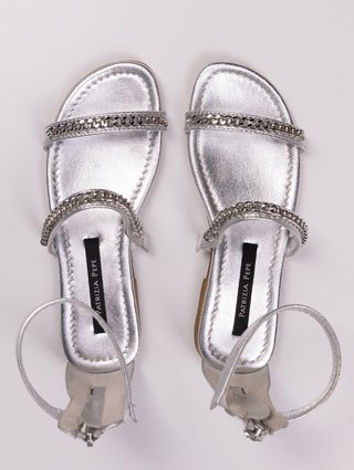 Серебристые босоножки PATRIZIA PEPE KIDS: фото 2 - Invogue