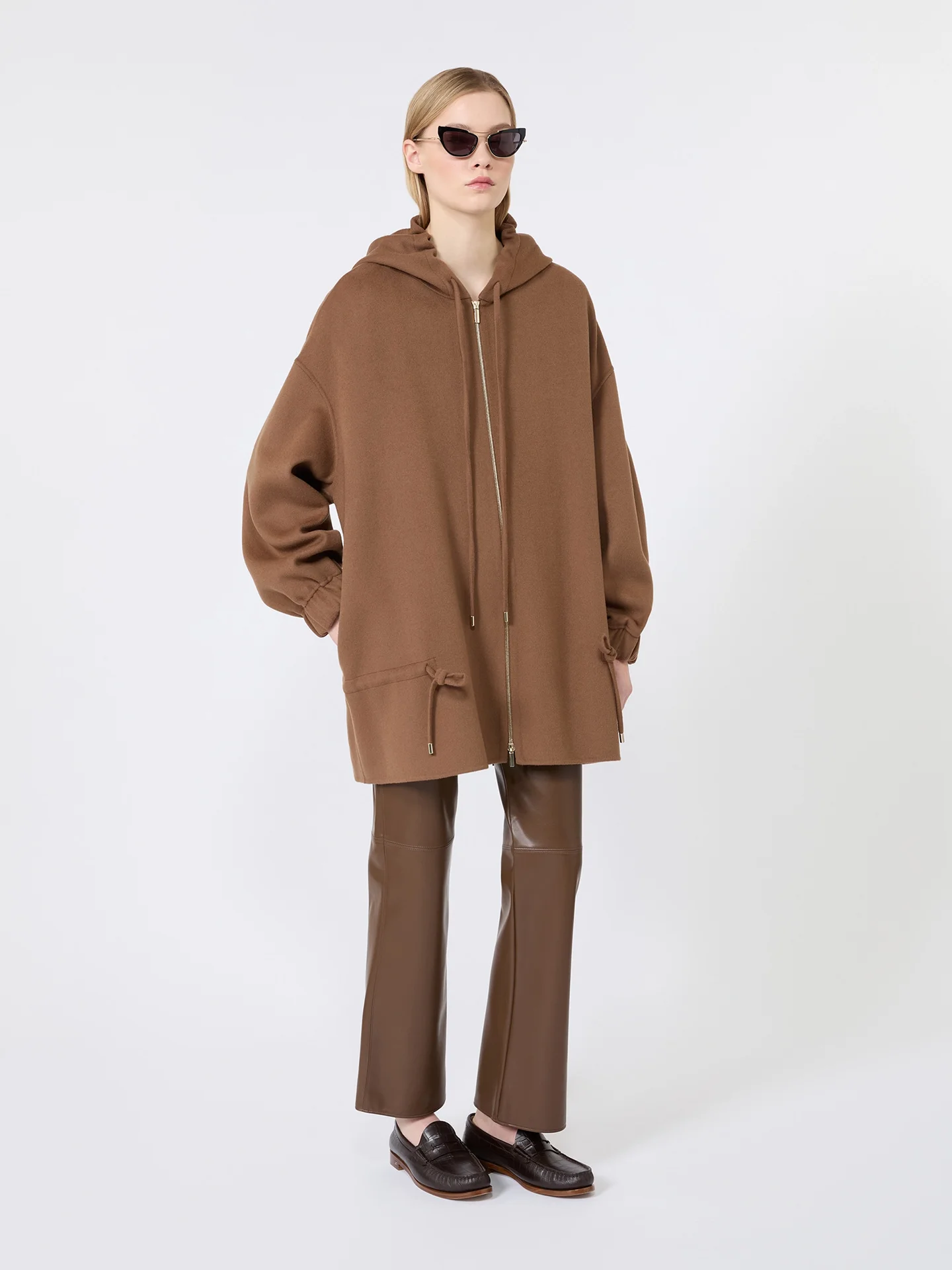 Коричневые брюки Max Mara из полиэстера - купить на Invogue — арт