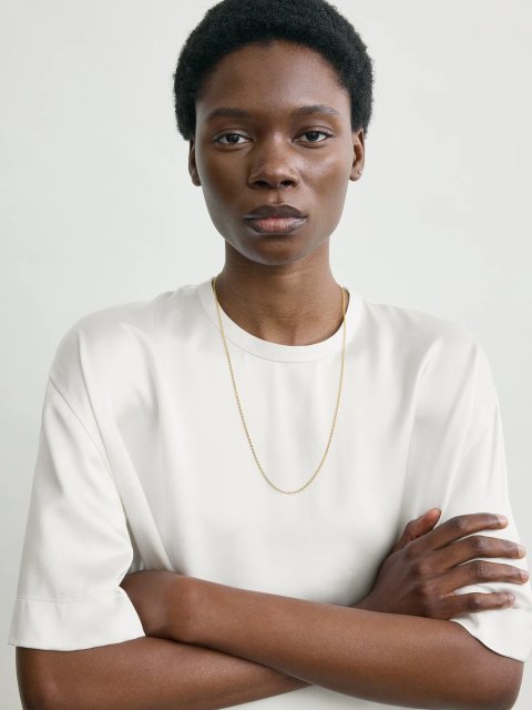 Белая футболка TOTEME из атласа: фото 3 - Invogue