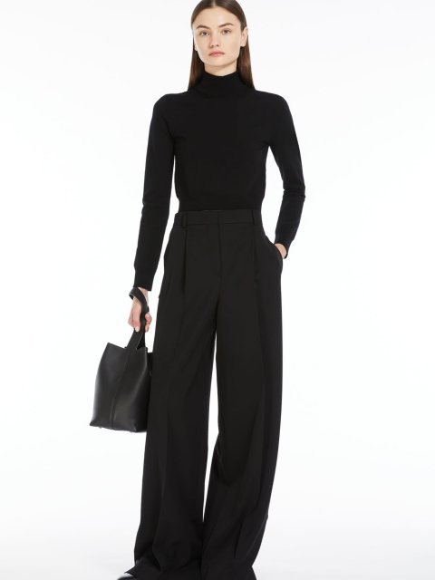 Черная сумка MAX MARA из кожи: фото 1 - Invogue