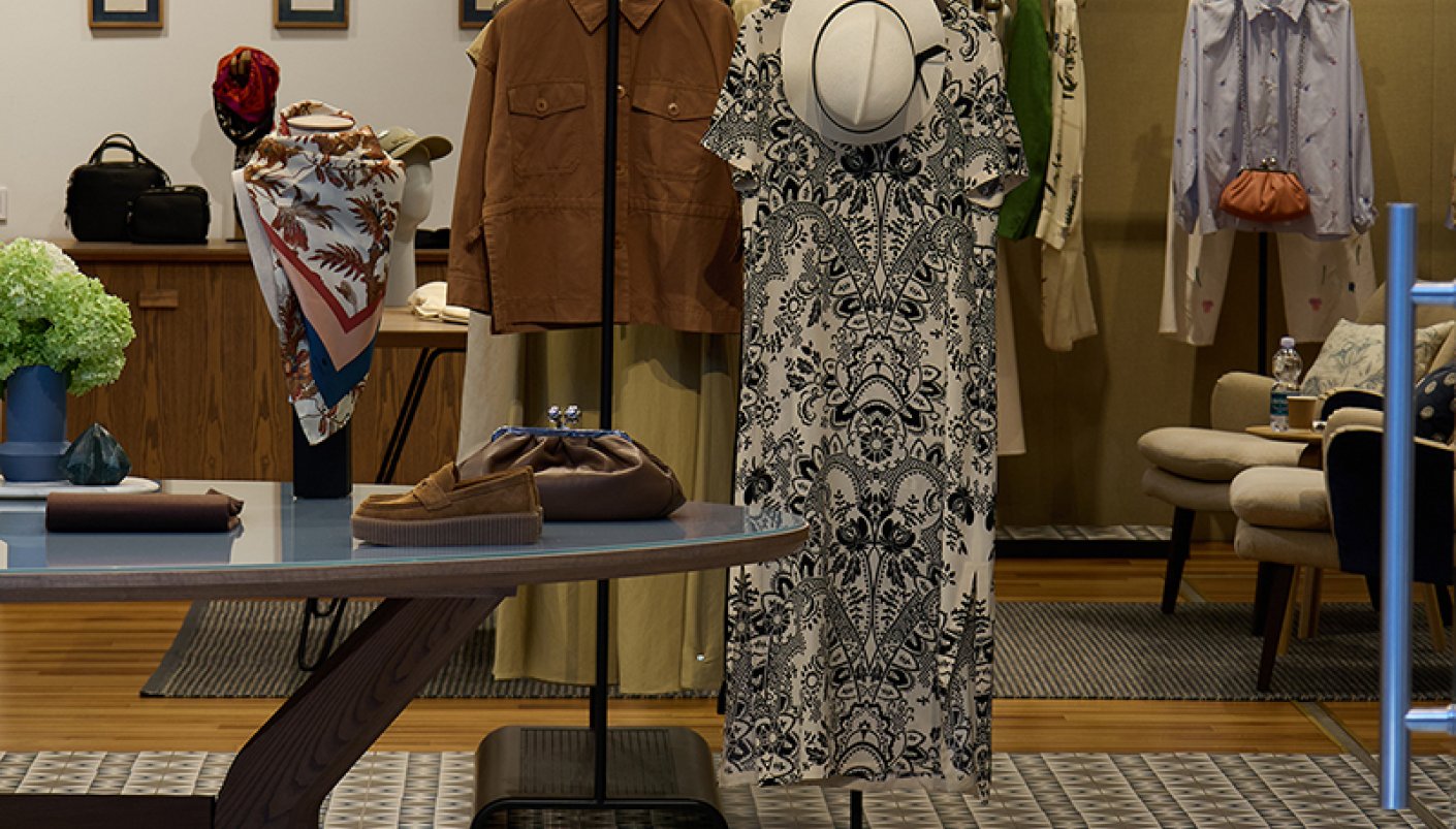 Магазин Weekend Max Mara - Cosmo Multimall, 3-й поверх: фото 14 - Invogue