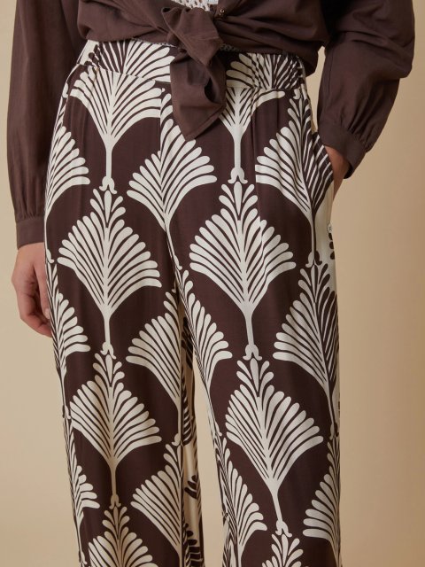 Коричневые брюки PennyBlack с контрастным принтом: фото 4 - Invogue