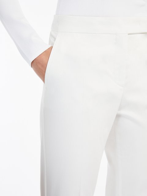 Білі брюки Max Mara з еластичного бавовняного атласу: фото 4 - Invogue
