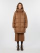 Світло-коричневий пуховик WEEKEND MAX MARA з капюшоном: фото 2 - Invogue