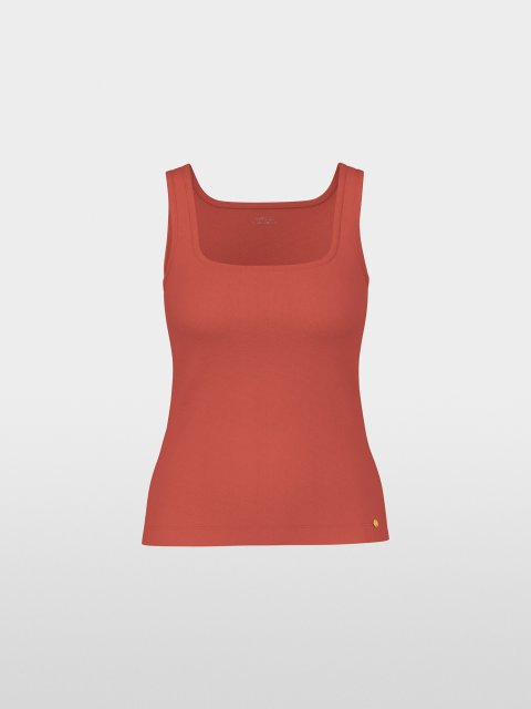 Красный топ Marc Cain из модала: фото - Invogue