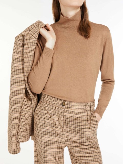 Бежевый свитер WEEKEND MAX MARA: фото 3 - Invogue