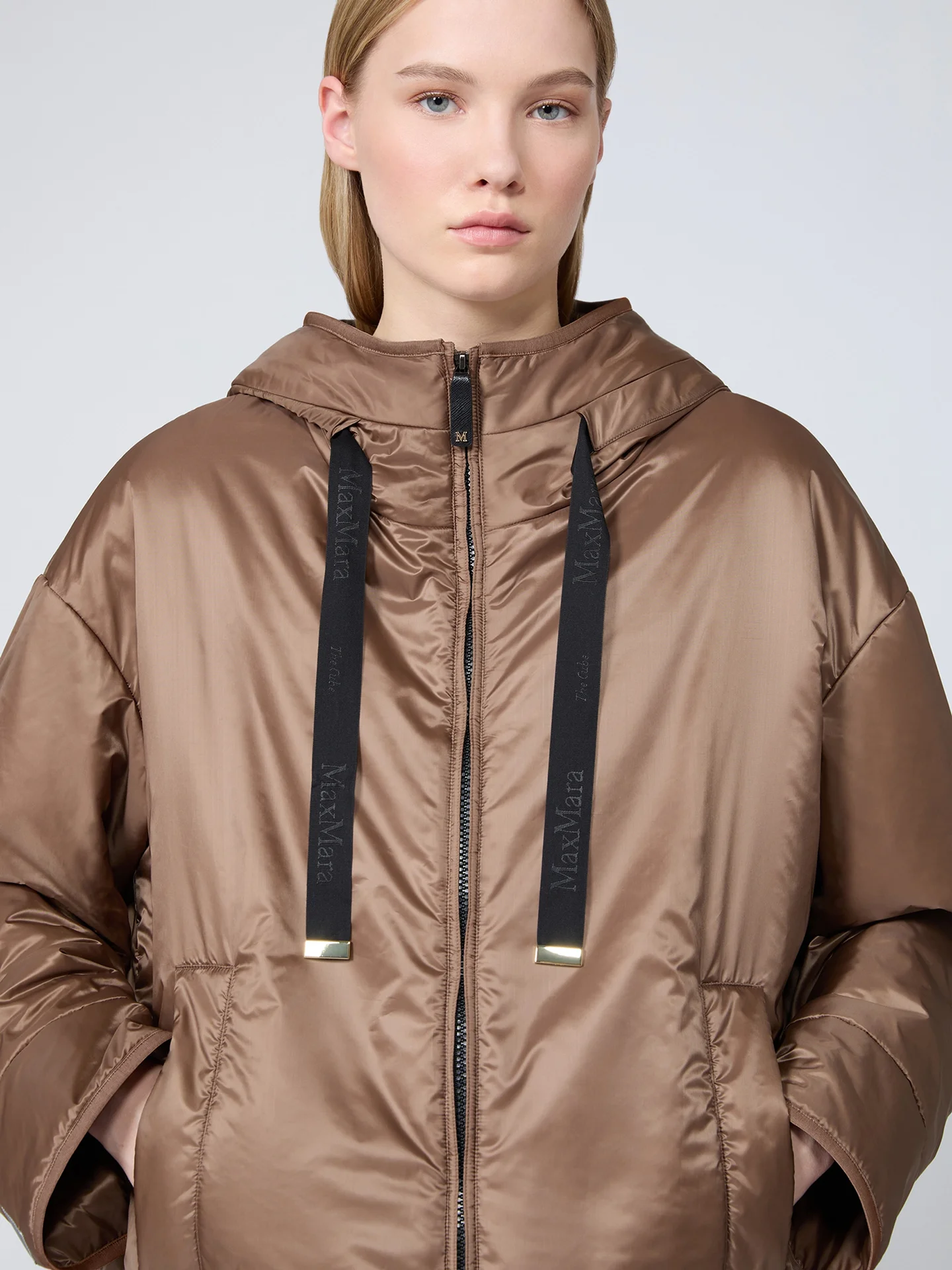 Коричневая куртка Max Mara из полиэстера - купить на Invogue — арт